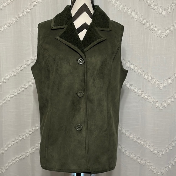 Denim & Co. Hunter Green Faux Shearling Button Front Vest Size Medium - Picture 1 of 13
